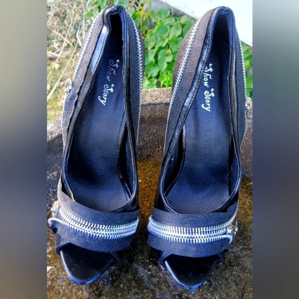 Dress shoes